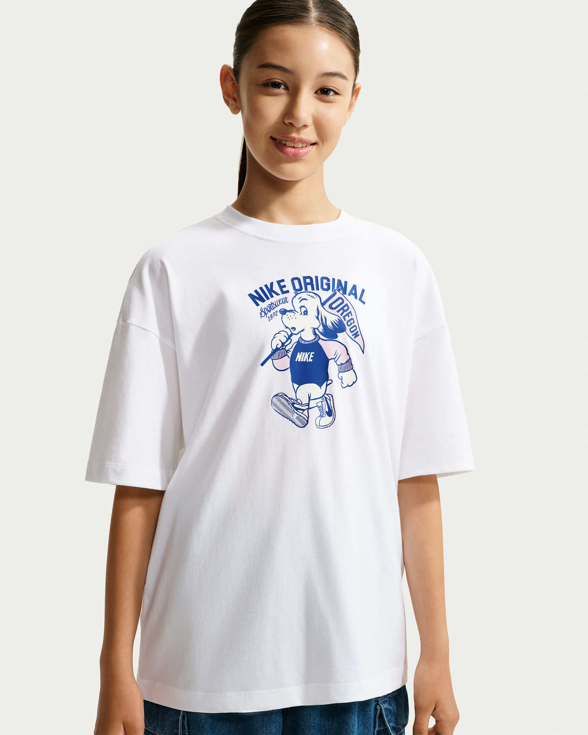 Nike Sportswear Older Kids' (Girls') T-Shirt. Nike ID